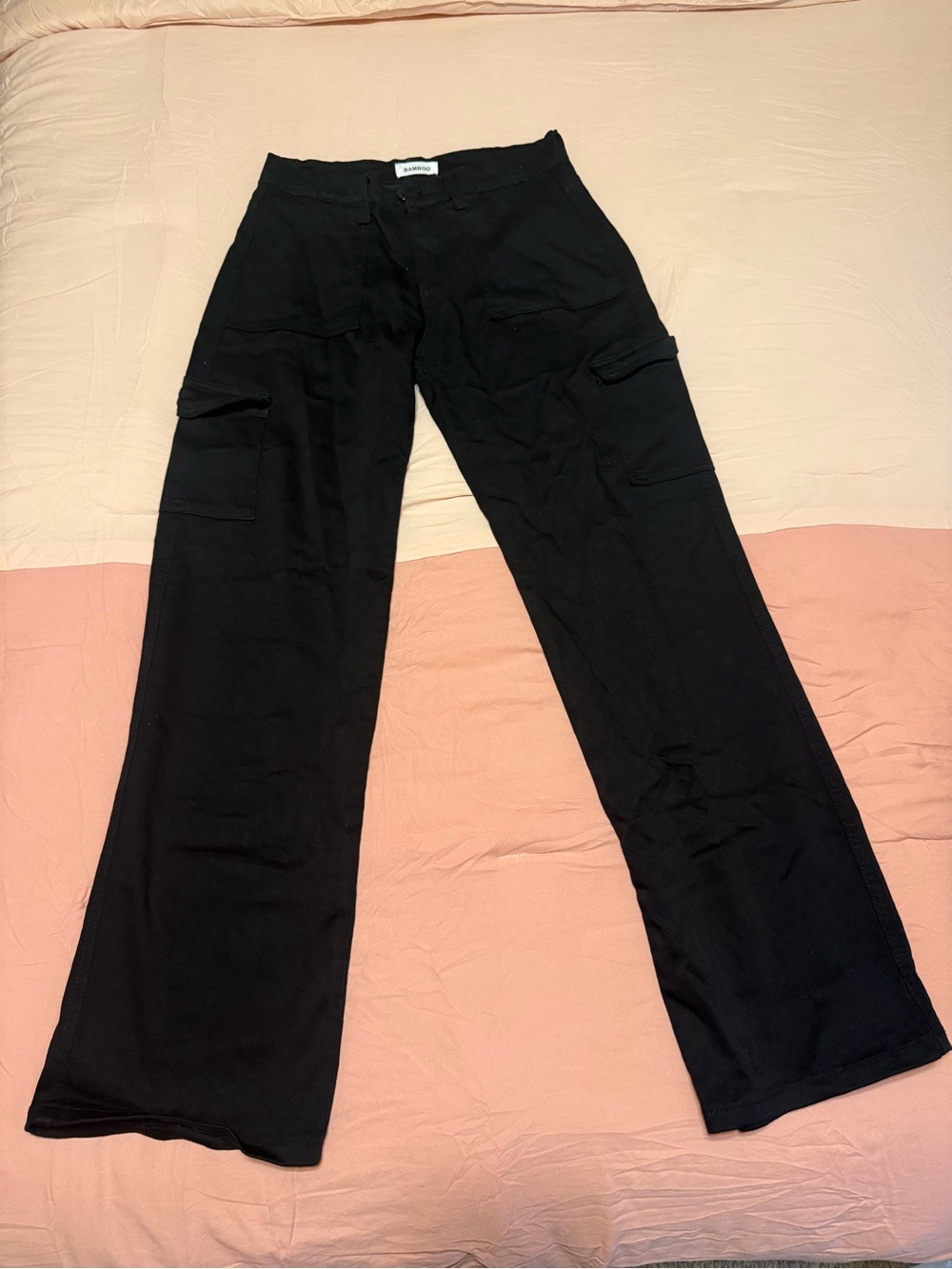 Black Woman Size 7 Wide-Leg Cargo Pants